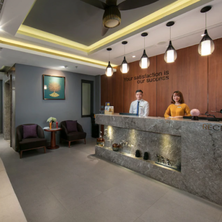 From theory to practice: a Vatelien opens his own hotel!  