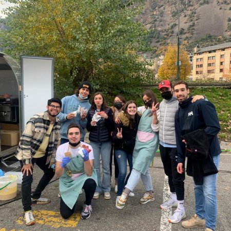 Los Alumnos de VATEL Andorra,  solidarios con los más pequeños
